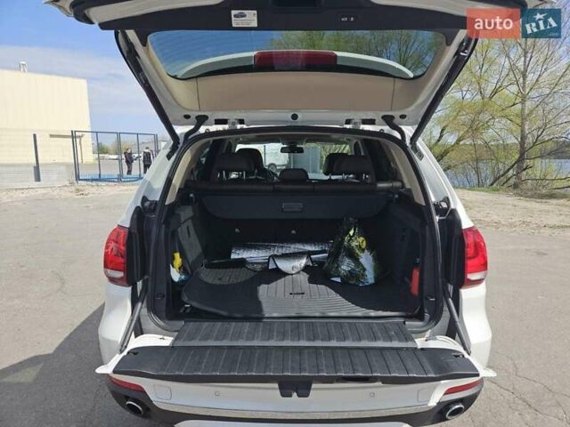 Білий БМВ Х5, об'ємом двигуна 2.98 л та пробігом 159 тис. км за 22400 $, фото 6 на Automoto.ua
