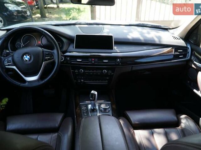 Белый БМВ Х5, объемом двигателя 3 л и пробегом 119 тыс. км за 38300 $, фото 16 на Automoto.ua