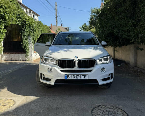 Білий БМВ Х5, об'ємом двигуна 2.99 л та пробігом 189 тис. км за 26000 $, фото 2 на Automoto.ua