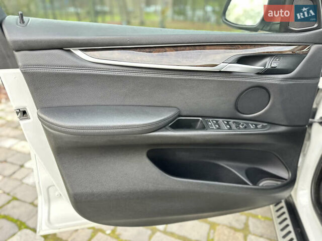 Белый БМВ Х5, объемом двигателя 2.98 л и пробегом 209 тыс. км за 17950 $, фото 14 на Automoto.ua