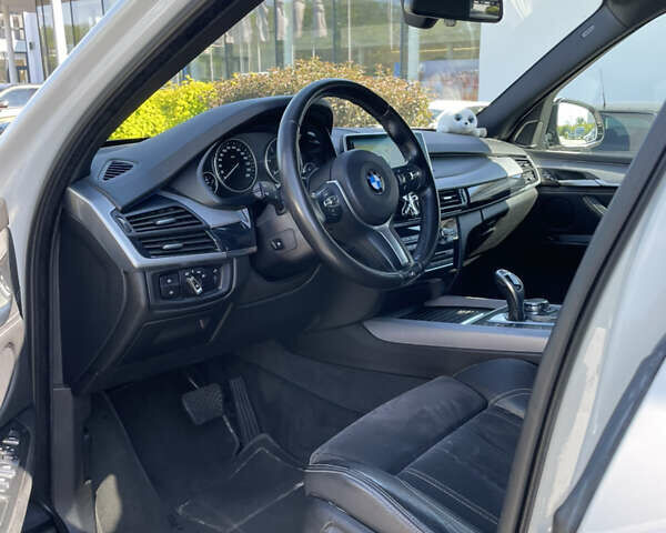 Белый БМВ Х5, объемом двигателя 2 л и пробегом 211 тыс. км за 26500 $, фото 8 на Automoto.ua