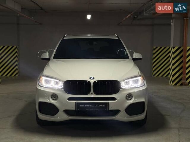 Білий БМВ Х5, об'ємом двигуна 3 л та пробігом 103 тис. км за 37500 $, фото 2 на Automoto.ua