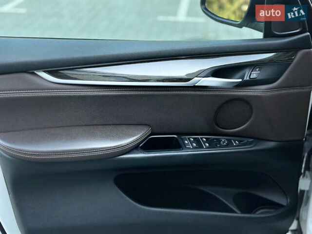 Белый БМВ Х5, объемом двигателя 3 л и пробегом 146 тыс. км за 29000 $, фото 5 на Automoto.ua