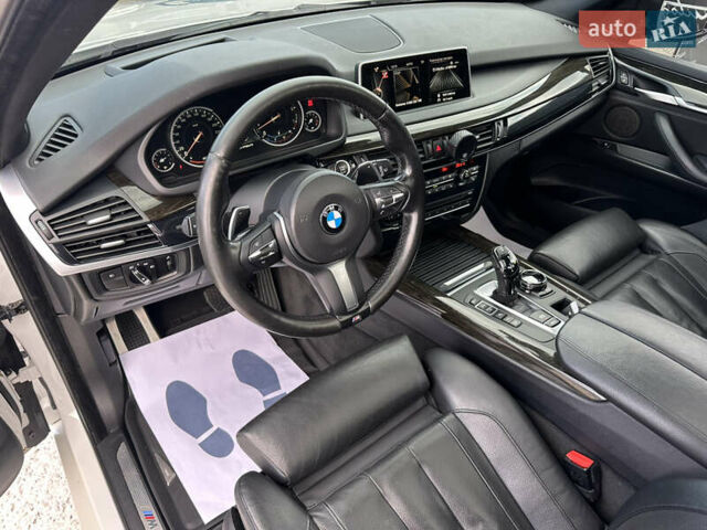 Білий БМВ Х5, об'ємом двигуна 2.98 л та пробігом 183 тис. км за 26999 $, фото 8 на Automoto.ua