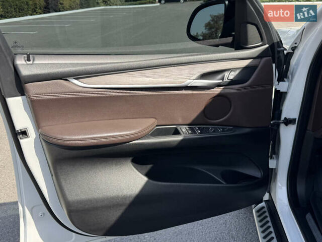 Белый БМВ Х5, объемом двигателя 2.98 л и пробегом 126 тыс. км за 26000 $, фото 14 на Automoto.ua