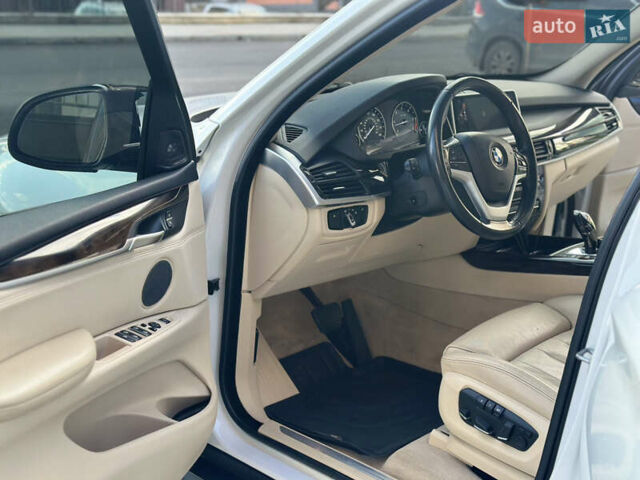 Білий БМВ Х5, об'ємом двигуна 2.99 л та пробігом 223 тис. км за 27800 $, фото 29 на Automoto.ua