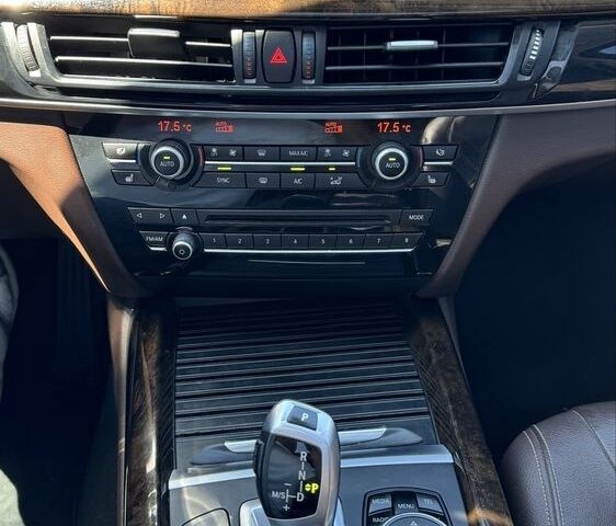 Белый БМВ Х5, объемом двигателя 3 л и пробегом 177 тыс. км за 27800 $, фото 15 на Automoto.ua