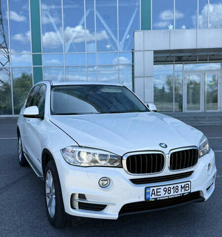 БМВ Х5 2015 в Днепре (Днепропетровске) на Automoto.ua Белый БМВ Х5, объемом двигателя 3 л и пробегом 225 тыс. км за 22000 $, фото 6 на Automoto.ua