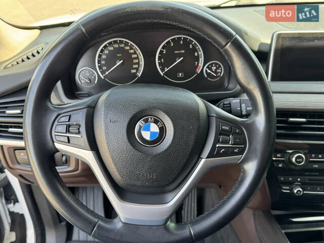 Белый БМВ Х5, объемом двигателя 2.98 л и пробегом 126 тыс. км за 26000 $, фото 21 на Automoto.ua