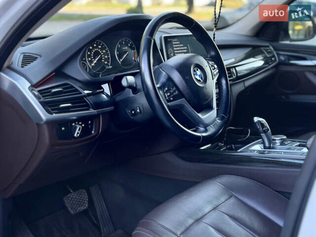 Белый БМВ Х5, объемом двигателя 3 л и пробегом 146 тыс. км за 29000 $, фото 13 на Automoto.ua