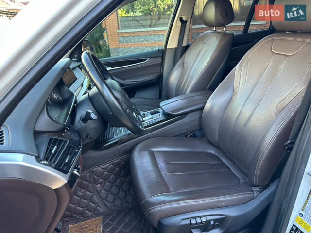 Білий БМВ Х5, об'ємом двигуна 2.98 л та пробігом 128 тис. км за 21800 $, фото 8 на Automoto.ua