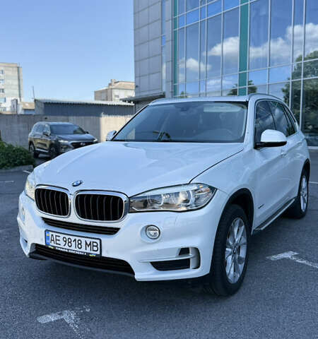 БМВ Х5 2015 в Днепре (Днепропетровске) на Automoto.ua Белый БМВ Х5, объемом двигателя 3 л и пробегом 225 тыс. км за 22000 $, фото 1 на Automoto.ua