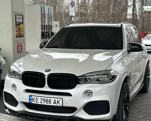 Білий БМВ Х5, об'ємом двигуна 3 л та пробігом 114 тис. км за 25000 $, фото 28 на Automoto.ua