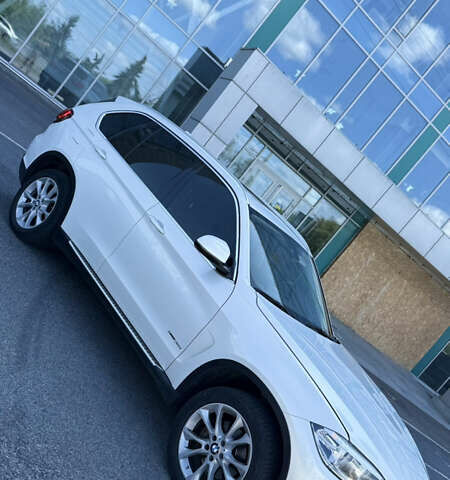 БМВ Х5 2015 в Днепре (Днепропетровске) на Automoto.ua Белый БМВ Х5, объемом двигателя 3 л и пробегом 225 тыс. км за 22000 $, фото 8 на Automoto.ua