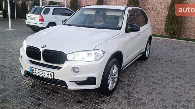 Белый БМВ Х5, объемом двигателя 2 л и пробегом 185 тыс. км за 24900 $, фото 1 на Automoto.ua