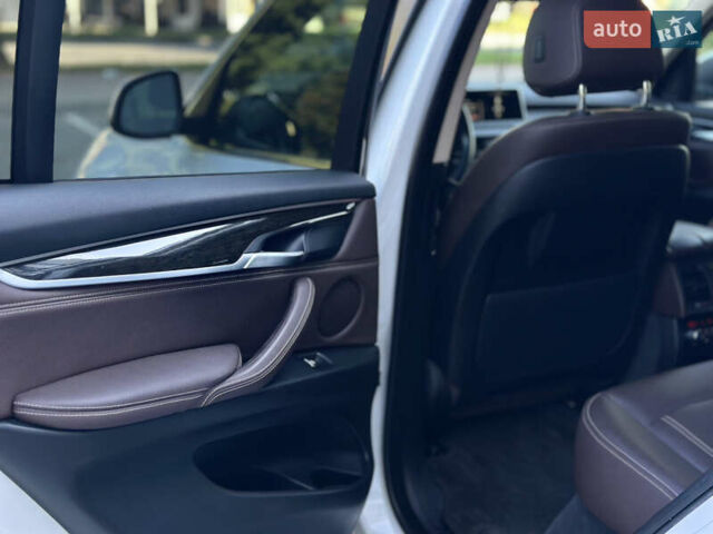 Белый БМВ Х5, объемом двигателя 3 л и пробегом 146 тыс. км за 29000 $, фото 15 на Automoto.ua