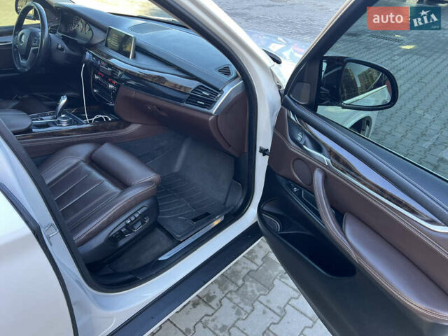 Білий БМВ Х5, об'ємом двигуна 2.98 л та пробігом 203 тис. км за 22900 $, фото 21 на Automoto.ua