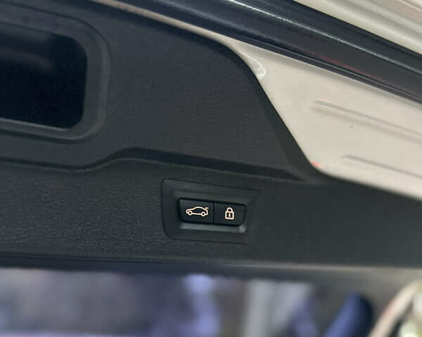 Білий БМВ Х5, об'ємом двигуна 2.99 л та пробігом 125 тис. км за 41500 $, фото 36 на Automoto.ua