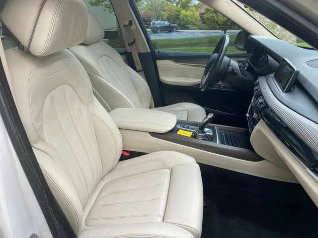 Белый БМВ Х5, объемом двигателя 3 л и пробегом 70 тыс. км за 22600 $, фото 5 на Automoto.ua