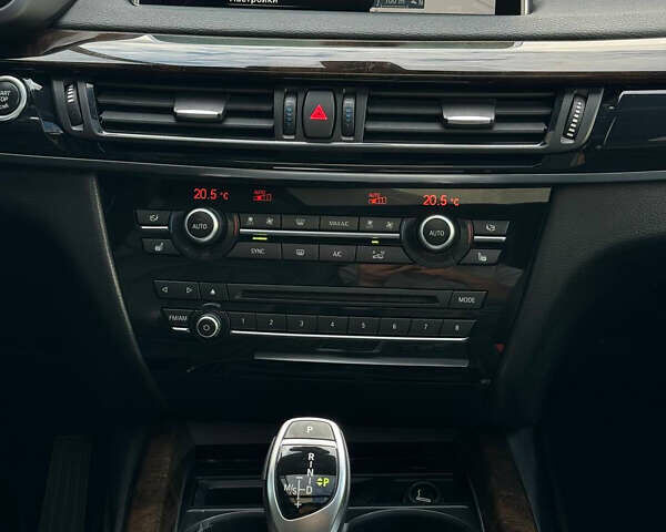 Белый БМВ Х5, объемом двигателя 3 л и пробегом 308 тыс. км за 27999 $, фото 21 на Automoto.ua