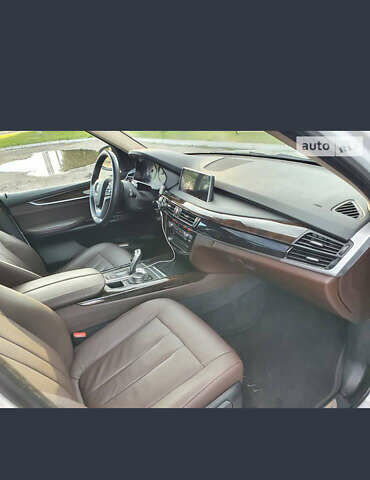 Білий БМВ Х5, об'ємом двигуна 2.99 л та пробігом 189 тис. км за 26000 $, фото 11 на Automoto.ua