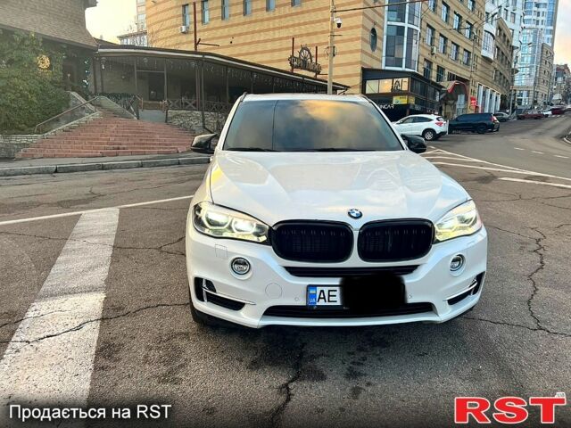 Белый БМВ Х5, объемом двигателя 3 л и пробегом 142 тыс. км за 22000 $, фото 1 на Automoto.ua