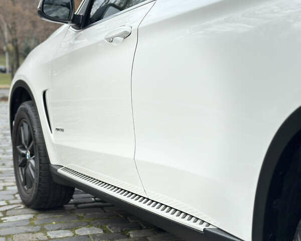 Белый БМВ Х5, объемом двигателя 2.98 л и пробегом 209 тыс. км за 17950 $, фото 10 на Automoto.ua