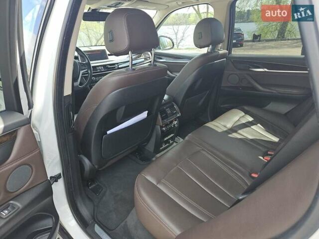 Білий БМВ Х5, об'ємом двигуна 2.98 л та пробігом 159 тис. км за 22400 $, фото 13 на Automoto.ua