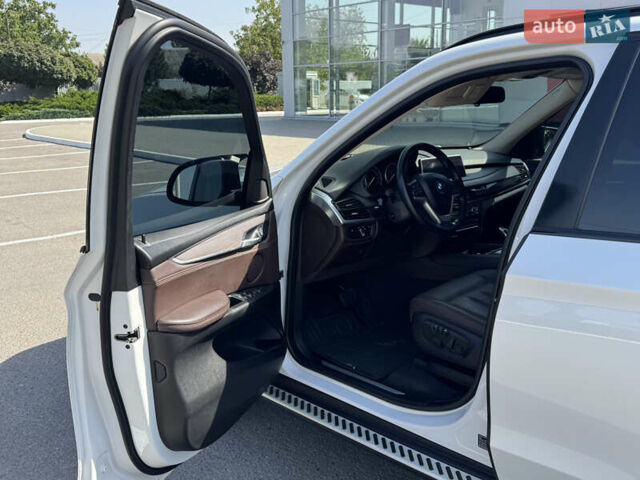 Белый БМВ Х5, объемом двигателя 2.98 л и пробегом 126 тыс. км за 26000 $, фото 12 на Automoto.ua