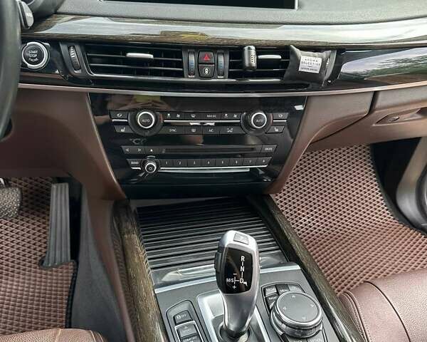 Белый БМВ Х5, объемом двигателя 2.98 л и пробегом 138 тыс. км за 30000 $, фото 44 на Automoto.ua
