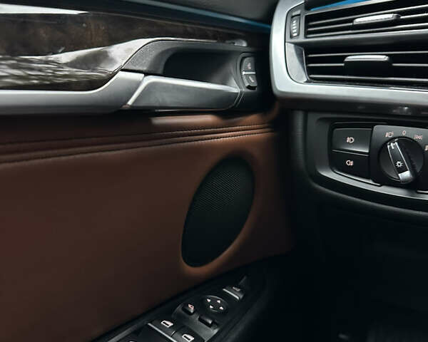 Білий БМВ Х5, об'ємом двигуна 2.99 л та пробігом 125 тис. км за 41500 $, фото 29 на Automoto.ua