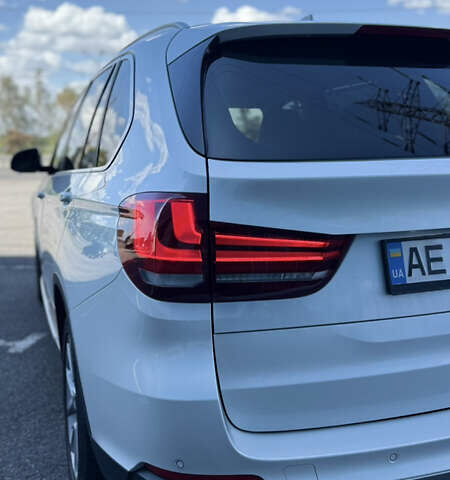БМВ Х5 2015 в Днепре (Днепропетровске) на Automoto.ua Белый БМВ Х5, объемом двигателя 3 л и пробегом 225 тыс. км за 22000 $, фото 14 на Automoto.ua