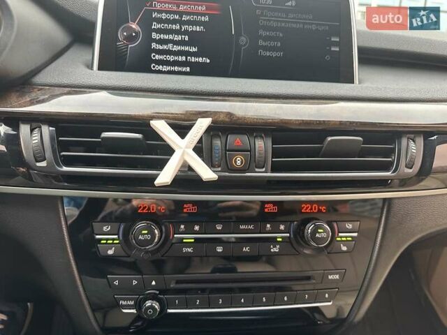 Білий БМВ Х5, об'ємом двигуна 3 л та пробігом 114 тис. км за 25000 $, фото 13 на Automoto.ua