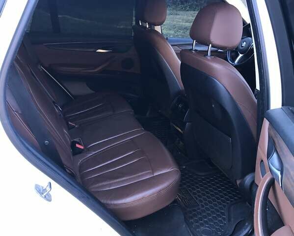 Белый БМВ Х5, объемом двигателя 2 л и пробегом 228 тыс. км за 27000 $, фото 13 на Automoto.ua