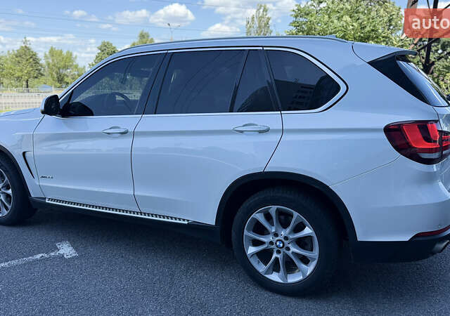 БМВ Х5 2015 в Днепре (Днепропетровске) на Automoto.ua Белый БМВ Х5, объемом двигателя 3 л и пробегом 225 тыс. км за 22000 $, фото 15 на Automoto.ua