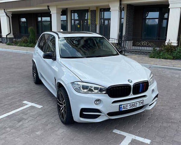 Білий БМВ Х5, об'ємом двигуна 2.98 л та пробігом 160 тис. км за 25000 $, фото 4 на Automoto.ua