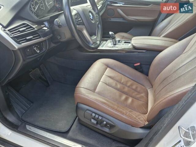 Белый БМВ Х5, объемом двигателя 2.98 л и пробегом 198 тыс. км за 19300 $, фото 18 на Automoto.ua