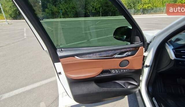 Білий БМВ Х5, об'ємом двигуна 2.98 л та пробігом 102 тис. км за 26500 $, фото 23 на Automoto.ua