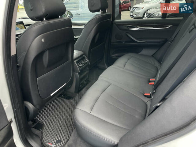 Белый БМВ Х5, объемом двигателя 2.98 л и пробегом 95 тыс. км за 27999 $, фото 11 на Automoto.ua