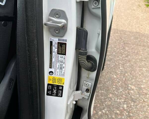 Белый БМВ Х5, объемом двигателя 2.98 л и пробегом 138 тыс. км за 30000 $, фото 38 на Automoto.ua