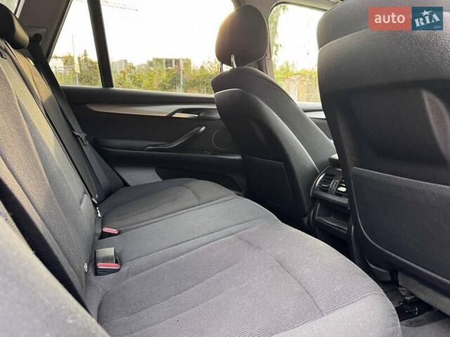 Белый БМВ Х5, объемом двигателя 2 л и пробегом 200 тыс. км за 22700 $, фото 12 на Automoto.ua