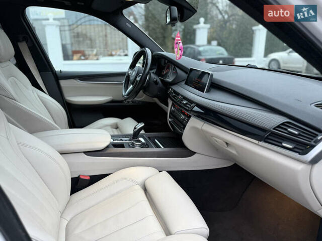 Белый БМВ Х5, объемом двигателя 2.99 л и пробегом 170 тыс. км за 32500 $, фото 12 на Automoto.ua