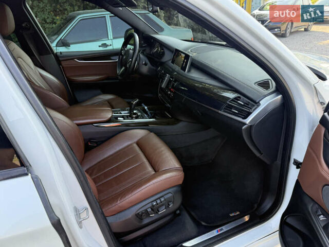 Білий БМВ Х5, об'ємом двигуна 4.39 л та пробігом 204 тис. км за 23500 $, фото 12 на Automoto.ua