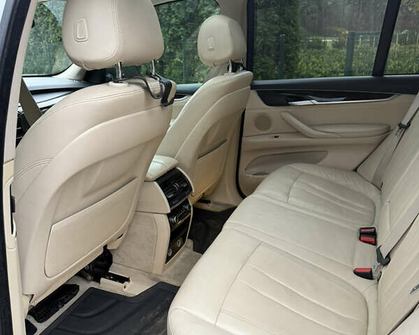 Белый БМВ Х5, объемом двигателя 2.98 л и пробегом 211 тыс. км за 28000 $, фото 9 на Automoto.ua