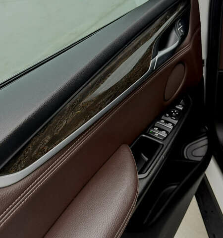 Белый БМВ Х5, объемом двигателя 2.98 л и пробегом 135 тыс. км за 24500 $, фото 24 на Automoto.ua