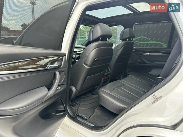 Білий БМВ Х5, об'ємом двигуна 2.98 л та пробігом 183 тис. км за 26999 $, фото 16 на Automoto.ua