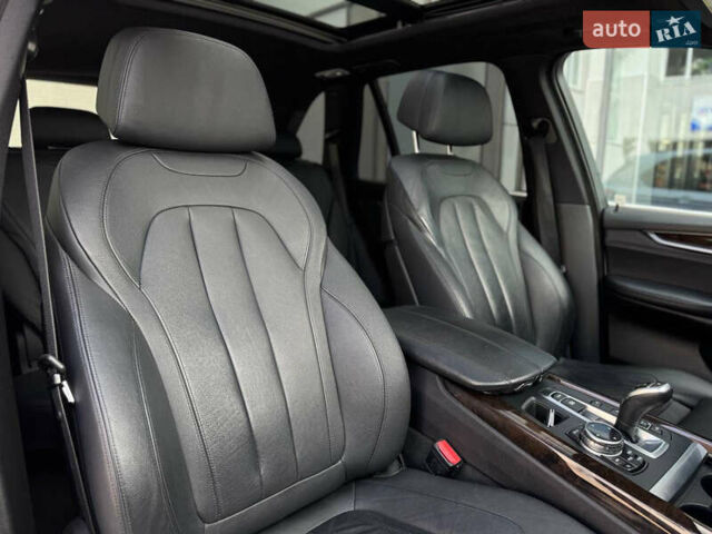 Белый БМВ Х5, объемом двигателя 3 л и пробегом 308 тыс. км за 27999 $, фото 25 на Automoto.ua