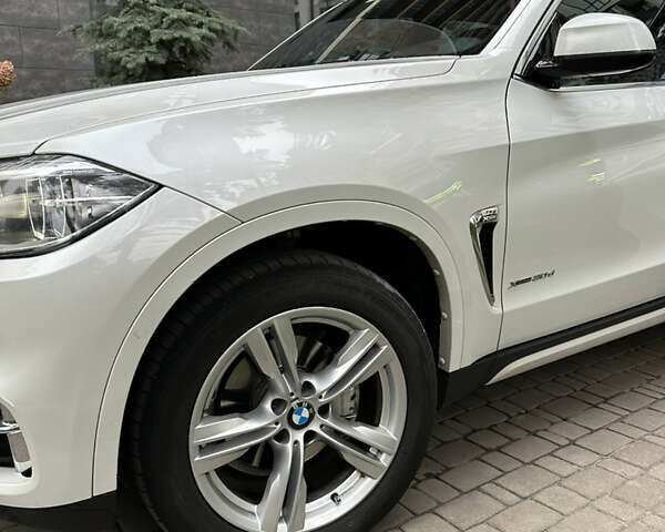 Білий БМВ Х5, об'ємом двигуна 2.99 л та пробігом 125 тис. км за 41500 $, фото 11 на Automoto.ua