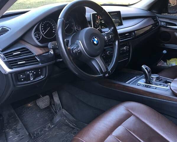 Белый БМВ Х5, объемом двигателя 2 л и пробегом 228 тыс. км за 27000 $, фото 6 на Automoto.ua