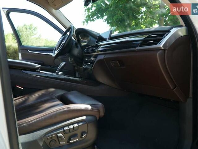 Белый БМВ Х5, объемом двигателя 3 л и пробегом 119 тыс. км за 38300 $, фото 18 на Automoto.ua